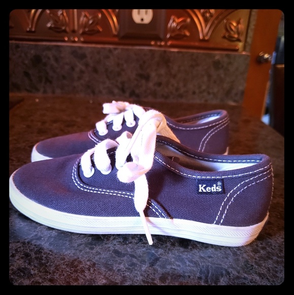 girls navy keds